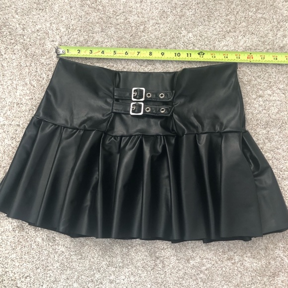 New without tag ASYOU PU buckle detail pleated skirt in black, US size 8 - Picture 11 of 11